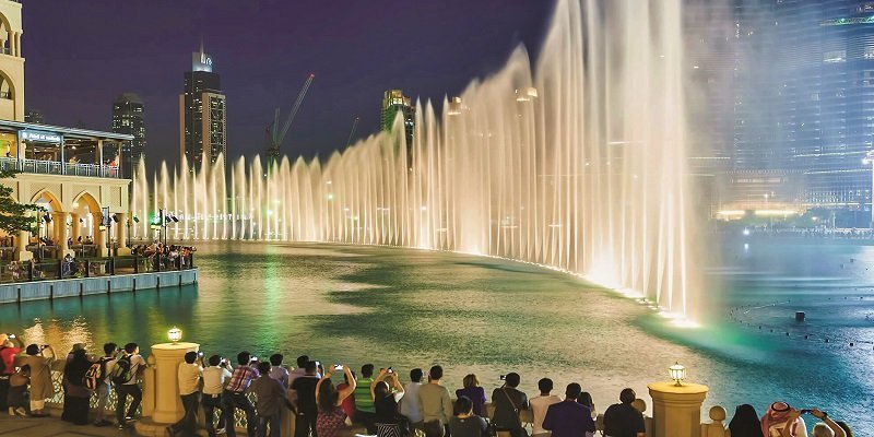 The Dubai Fountain - Watch The Dance