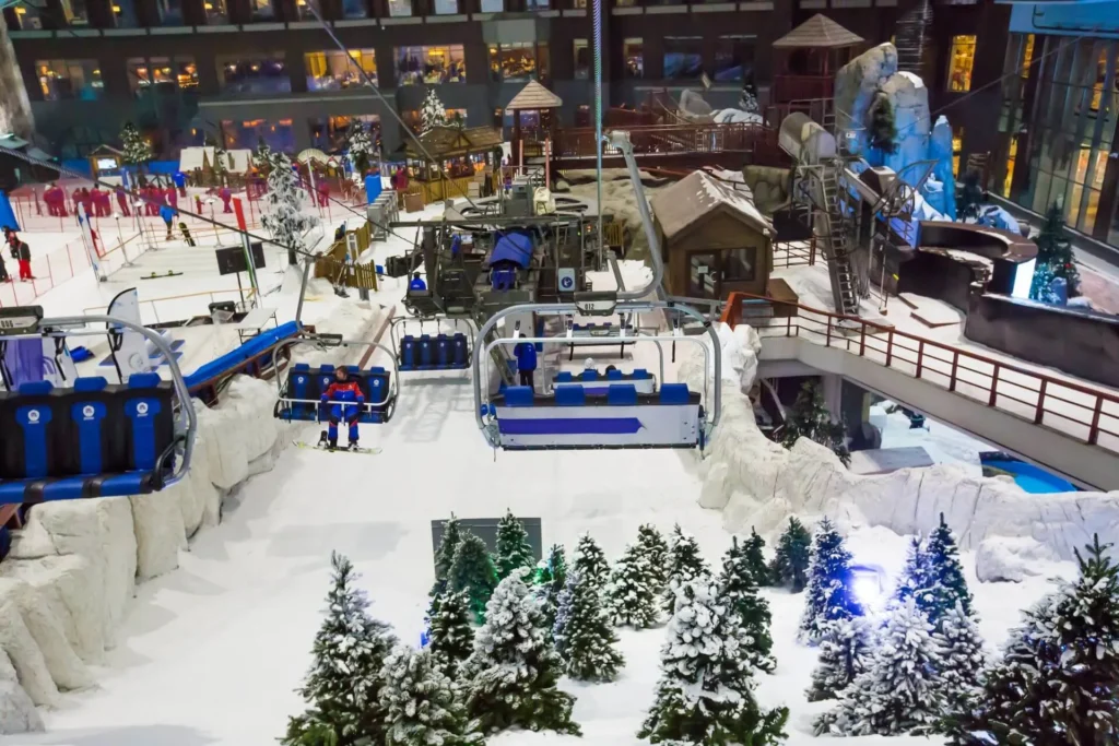 Go indoor skiing at Ski Dubai