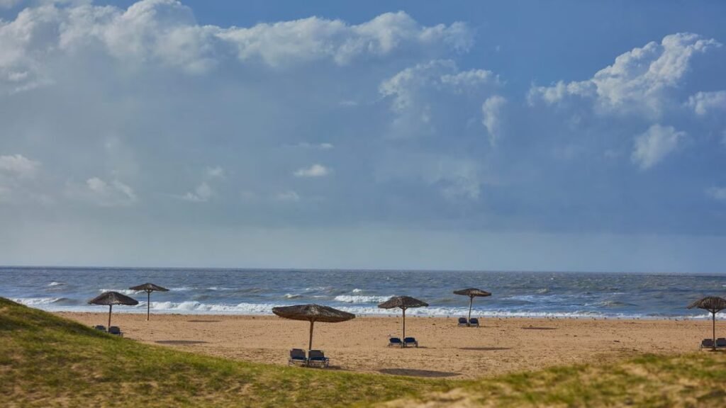 Mandvi Beach & Vijay Vilas Palace – Coastal Charm