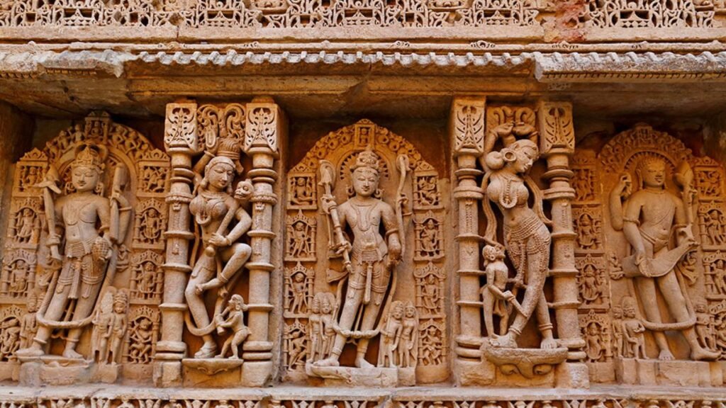 Adalaj ni Vav- The Main Gallery of Carvings