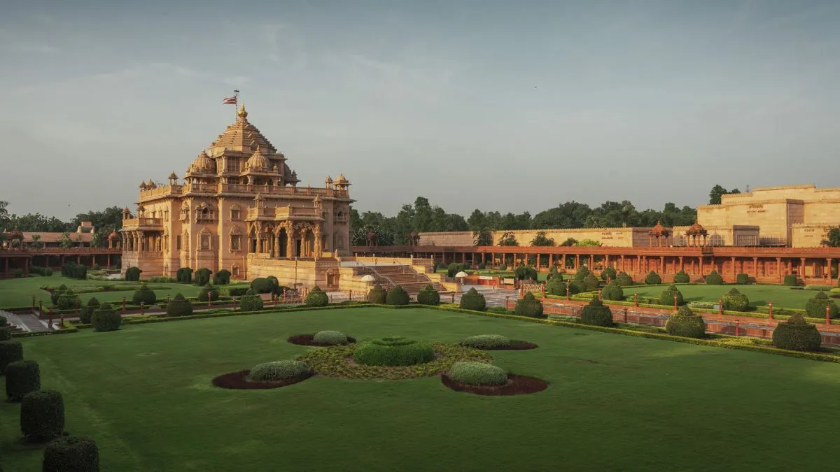 Akshardham Temple Gandhinagar: Complete Darshan & Visitor Guide