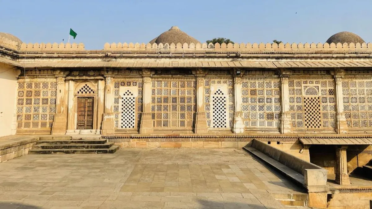 Sarkhej Roza, Ahmedabad Complete Guide to the Acropolis of Gujarat's Ancient City