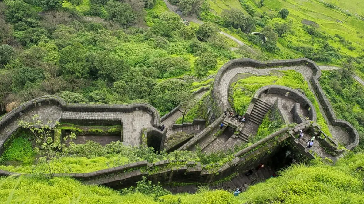 Top Long Weekend Getaways: 5–6 Day Trips in Gujarat Under ₹15K