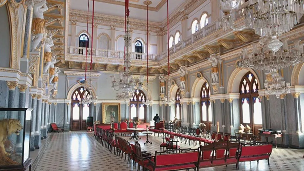 Aina Mahal, Bhuj, Kutch: Complete Guide to Gujarat's Dazzling Palace of Mirrors