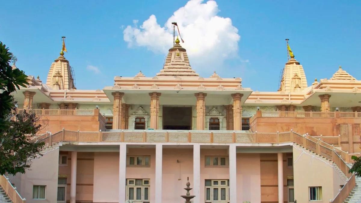 Adalaj Trimandir, Gandhinagar